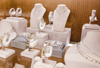 Более 10 000 украшений в единственном экземпляре